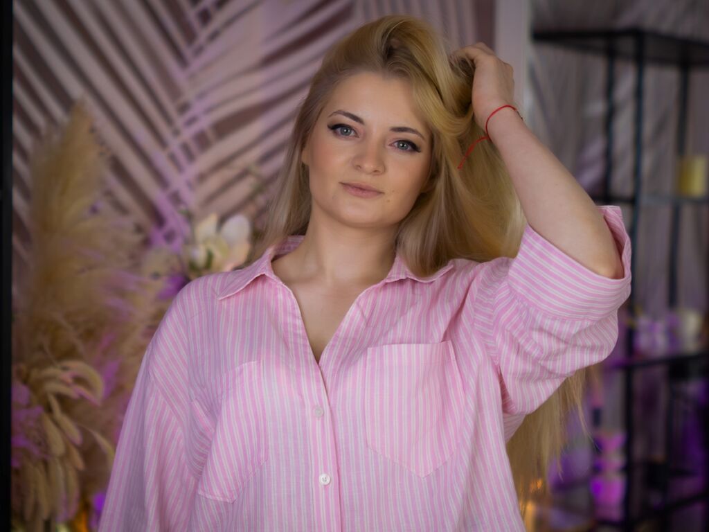 LuxaCole profile photo
