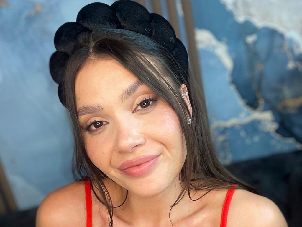 SelenaAllure Ratings
