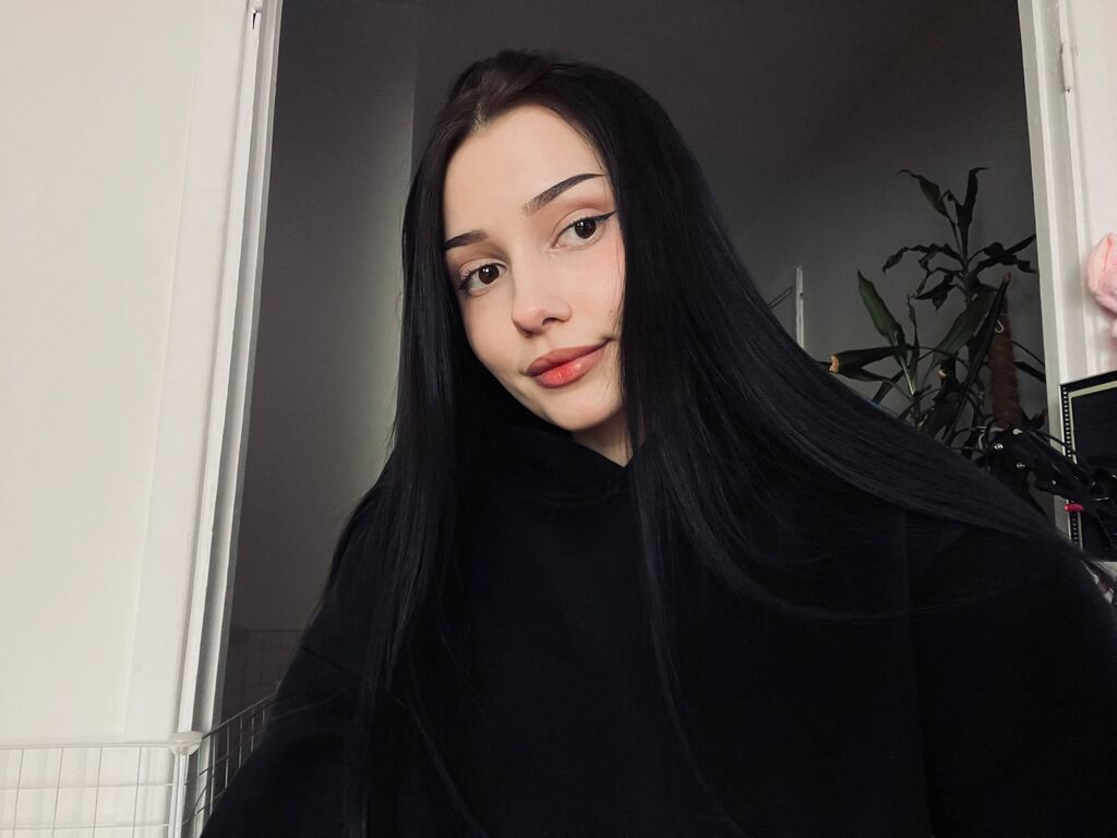 TeneshaLaton profile photo